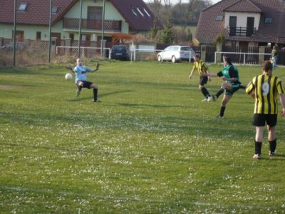 Bezďa právě vstřelil branku na 1:0.