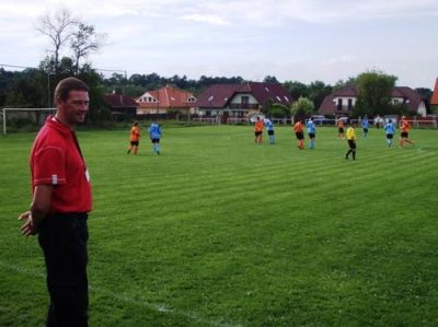 manager Poldík vše v klidu sledoval