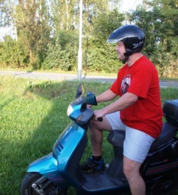 motorkář Pišta jede pro motorkáře Slada